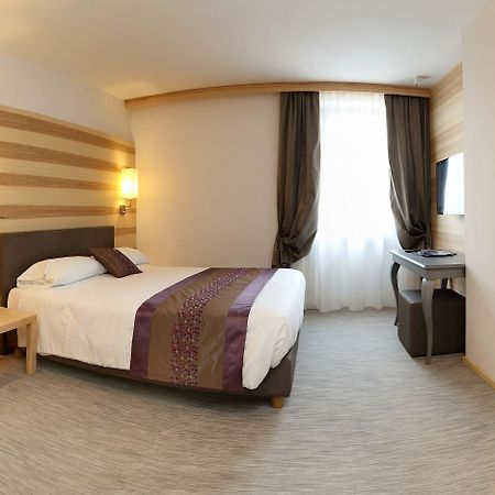Hotel Garden Peschiera del Garda Eksteriør bilde